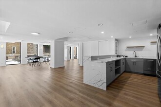 1660 N La Salle Dr, Unit 1608 in Chicago, IL - Building Photo - Building Photo
