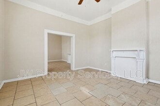 2400 Dumaine St in New Orleans, LA - Foto de edificio - Building Photo