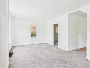 529 Gage St in Akron, OH - Foto de edificio - Building Photo