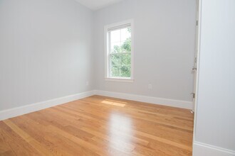 10 Islington St, Unit 1 in Boston, MA - Building Photo - Building Photo