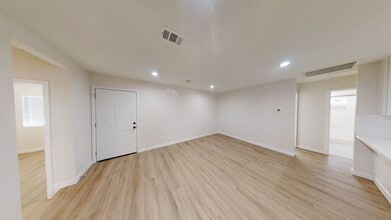 5123 Ewing St in San Diego, CA - Building Photo - Building Photo