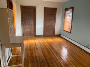 1310 W 28th St, Unit #4 in Minneapolis, MN - Building Photo - Building Photo