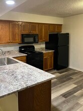 MB East Meadow Apartments in Fairfield, TX - Foto de edificio - Building Photo