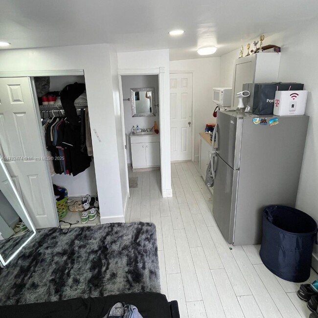 5803 Buchanan St in Hollywood, FL - Building Photo - Building Photo
