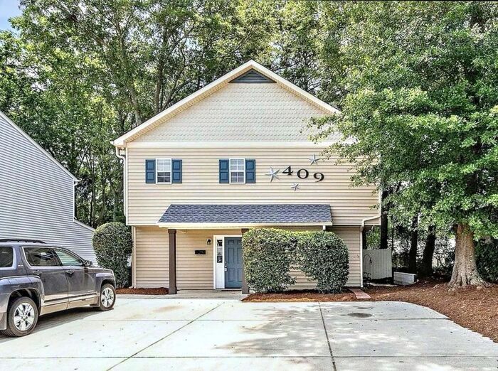409 Cherry St-Unit -a in Fuquay Varina, NC - Building Photo