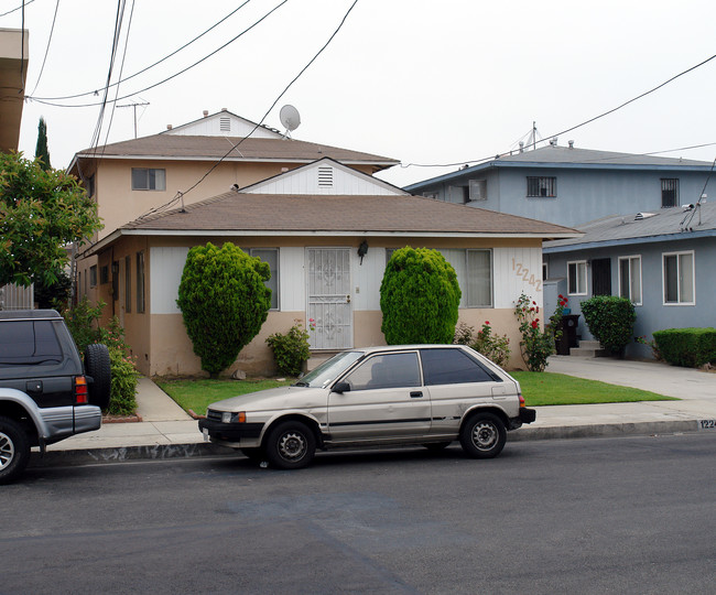 12242 Manor Dr in Hawthorne, CA - Building Photo - Building Photo