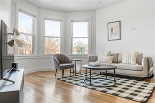 395 Columbia St, Unit 3 in Cambridge, MA - Building Photo