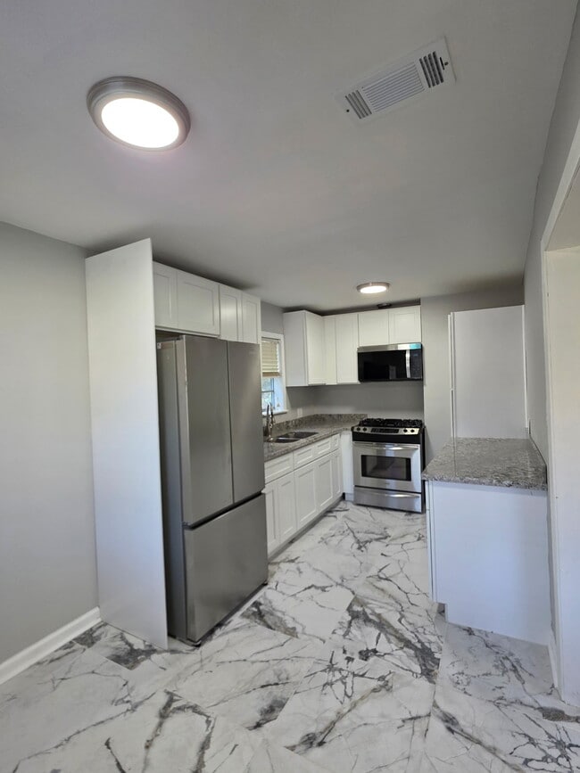 737 N 35th St in Baton Rouge, LA - Building Photo - Building Photo