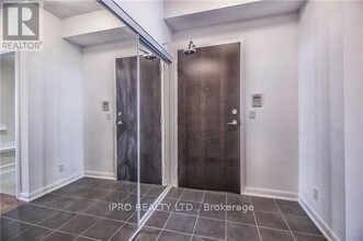 215-2215 Sherway Gardens Rd in Toronto, ON - Building Photo - Building Photo