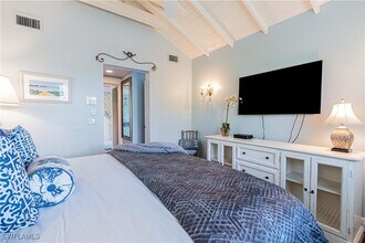 287 11th Ave S in Naples, FL - Building Photo - Building Photo