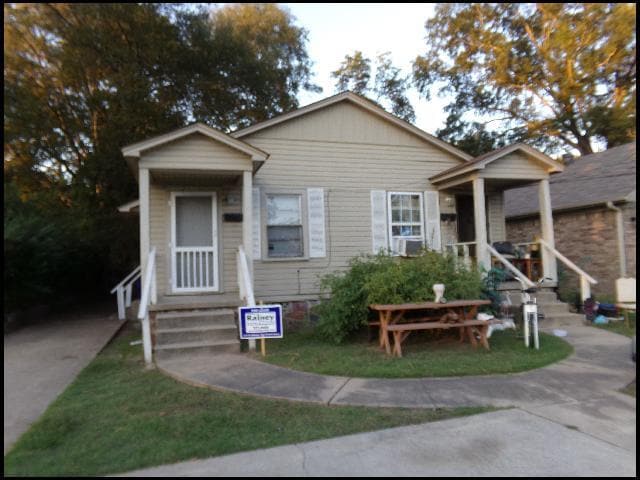 2115 W 16th St in North Little Rock, AR - Foto de edificio - Building Photo