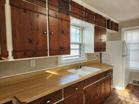 1404 32nd St in Rock Island, IL - Building Photo