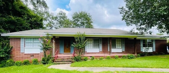 property at 225 Hannah Dr