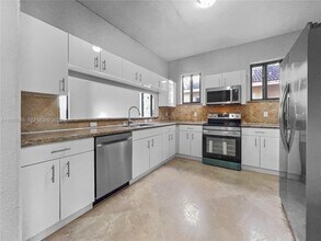 1736 NE 9th Dr in Homestead, FL - Building Photo - Building Photo