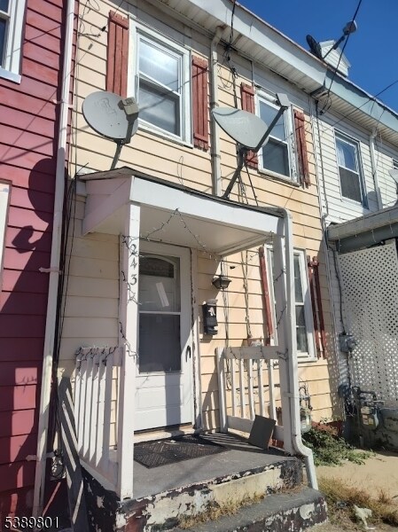 243 Mercer St in Phillipsburg, NJ - Building Photo