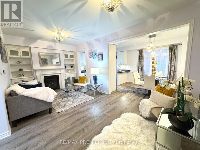 3900 Arvona Pl in Mississauga, ON - Building Photo - Building Photo