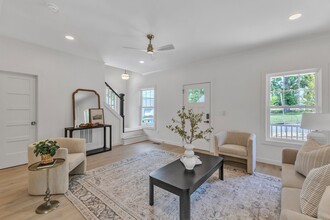 801 N Elm St in Durham, NC - Building Photo - Building Photo