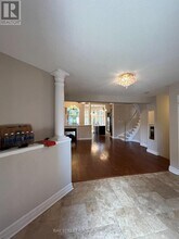 52 Queensway Dr in Richmond Hill, ON - Building Photo - Building Photo