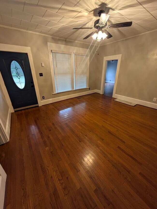 215 W D St in Newton, NC - Building Photo - Building Photo