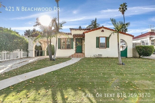 421 N Beachwood Dr in Burbank, CA - Building Photo - Building Photo