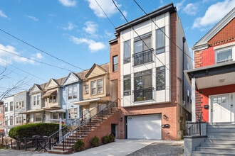 103 Orient Ave in Jersey City, NJ - Building Photo - Building Photo