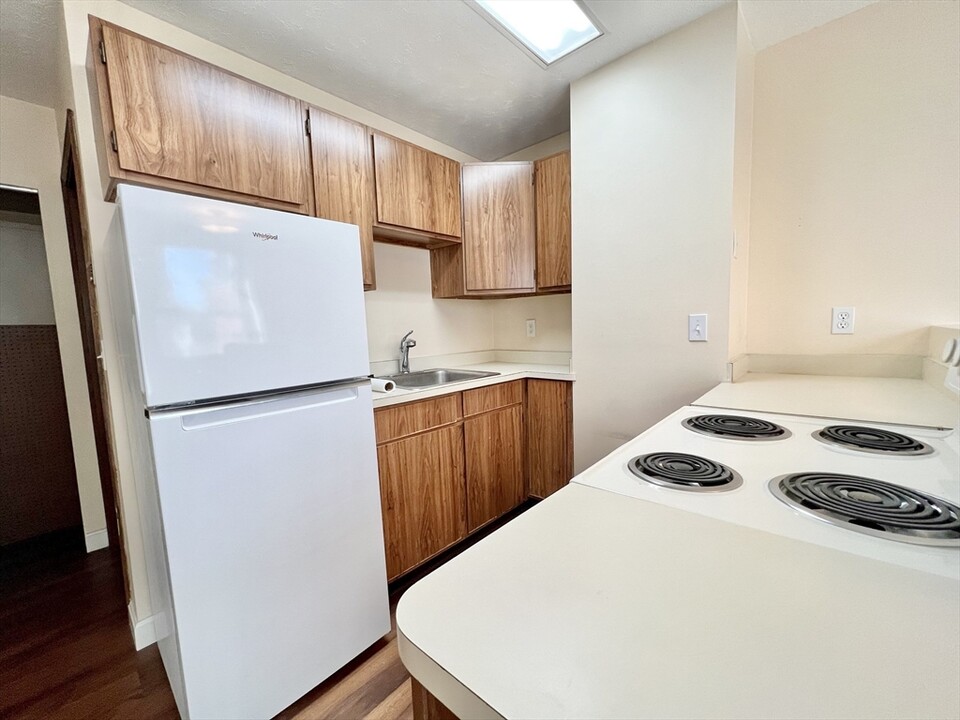 218 North St, Unit 4F in Boston, MA - Building Photo