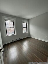 81 Park Dr in Boston, MA - Foto de edificio - Building Photo