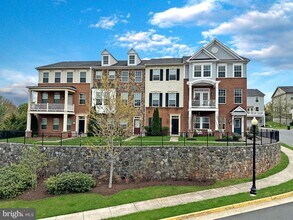 46676 Joubert Terrace in Sterling, VA - Building Photo - Building Photo