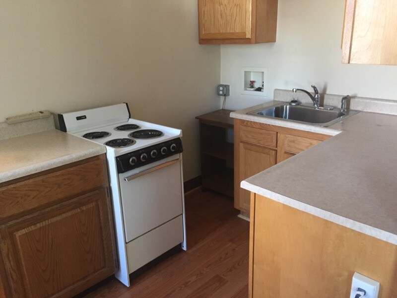 3226 Riverside Dr in Huntington, WV - Building Photo