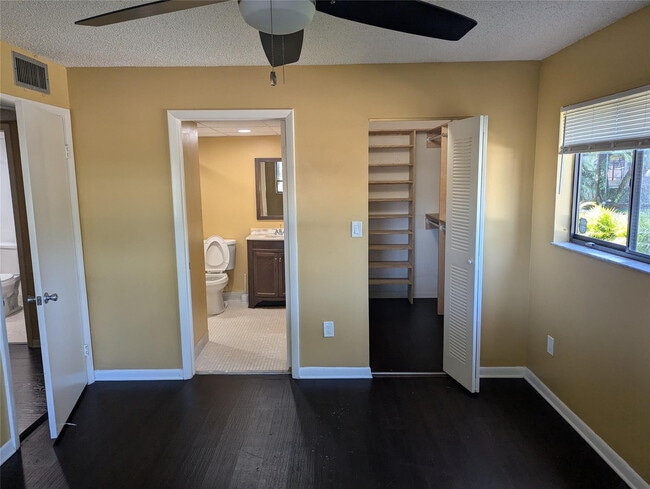 9612 W McNab Rd in Tamarac, FL - Building Photo - Building Photo