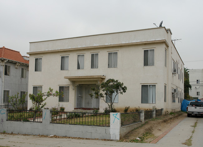 537 N Kenmore Ave in Los Angeles, CA - Foto de edificio - Building Photo