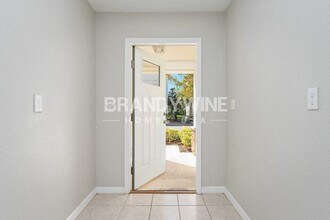 5691 Mercado Dr in Port Richey, FL - Foto de edificio - Building Photo