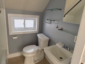 302 Maine St in Brunswick, ME - Building Photo - Building Photo