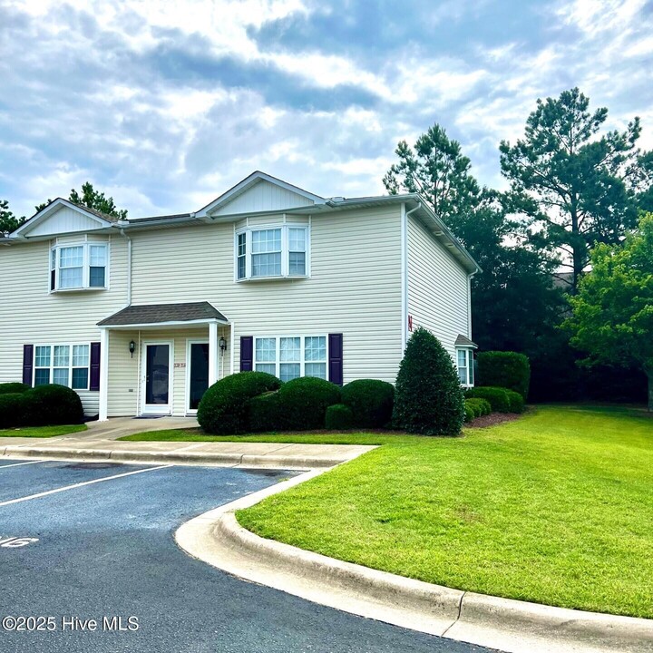 2156 Flagstone Ct in Greenville, NC - Building Photo