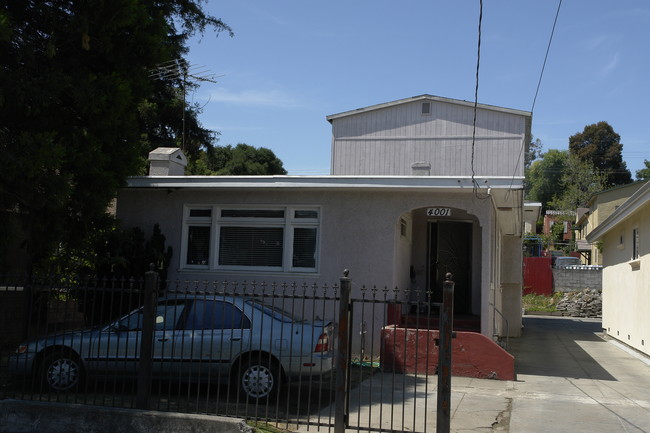 4001 Brookdale Ave in Oakland, CA - Foto de edificio - Building Photo