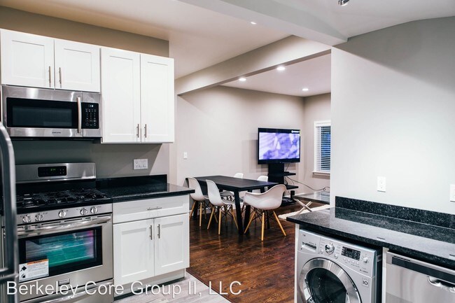 2210 Martin Luther King Jr Way in Berkeley, CA - Building Photo - Building Photo