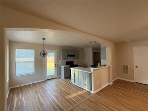 14159 Running Bear Dr in Willis, TX - Foto de edificio - Building Photo