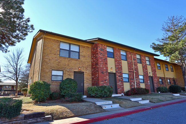 Lakeside Village Apartments in Oklahoma City, OK - Building Photo - Building Photo