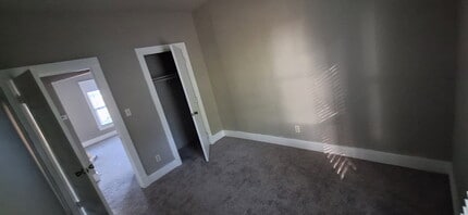 216 NE Douglas St, Unit #1 in Lee's Summit, MO - Building Photo - Building Photo