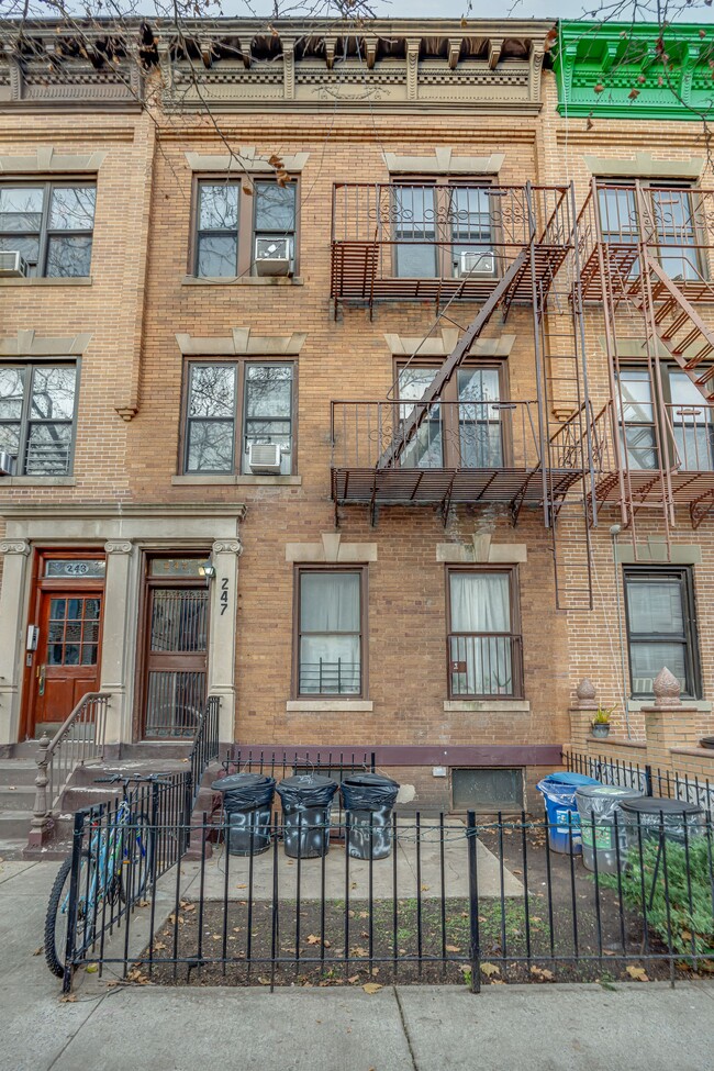 247 Senator St in Brooklyn, NY - Building Photo - Building Photo