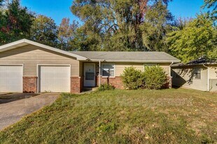 2111 S Ventura Ave in Springfield, MO - Building Photo