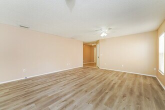 3119 Holland Dr in Orlando, FL - Foto de edificio - Building Photo