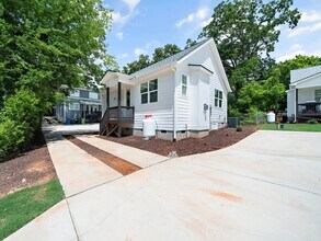 3807 1/2 Marcom St in Raleigh, NC - Building Photo - Building Photo
