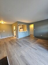 1354 Cunat Ct in Lake In The Hills, IL - Building Photo - Building Photo