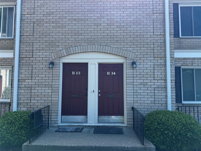 250 Beechwood Ave in Poughkeepsie, NY - Building Photo - Building Photo