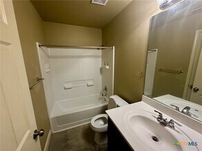 1412 Marlton St in San Marcos, TX - Building Photo - Building Photo