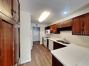 7636 Connemara Ave in Las Vegas, NV - Building Photo - Building Photo