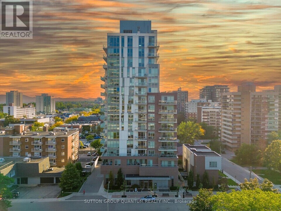 8 Ann St in Mississauga, ON - Building Photo