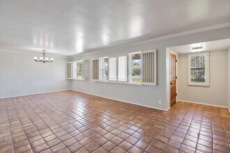 6035 E Calle Del Paisano in Scottsdale, AZ - Building Photo - Building Photo