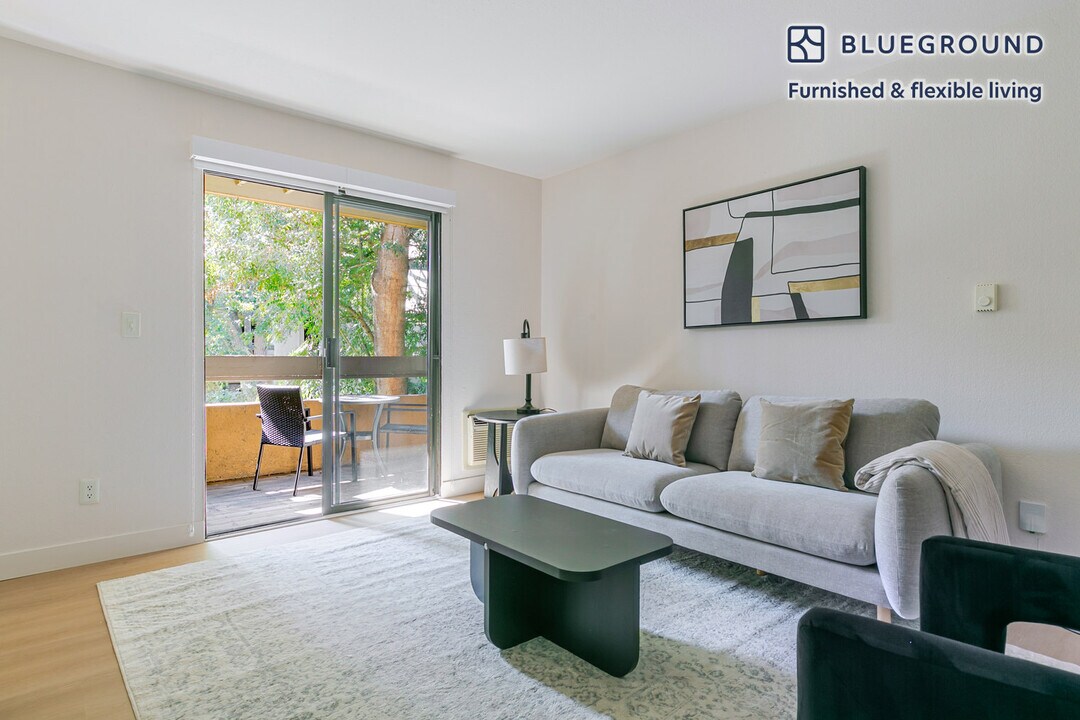 1600 Villa St in Mountain View, CA - Building Photo